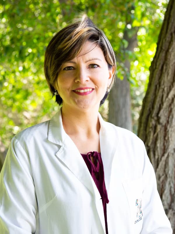 Dra. Rebeca Oliveira